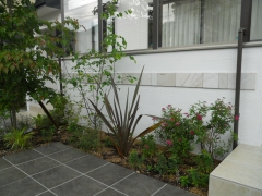 有限会社アクロス