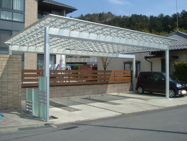 カーポートとフェンス 魔法の庭ティエラ 丸石株式会社 ガーデンプラット