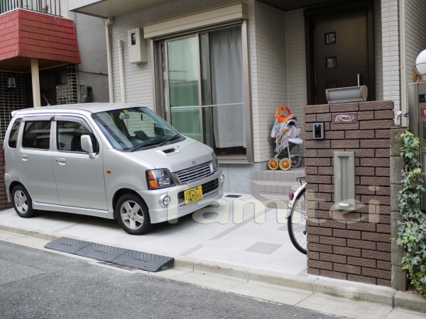 モダンな門柱がおしゃれなリフォームオープン外構 ファミリー庭園株式会社 兵庫店 ガーデンプラット