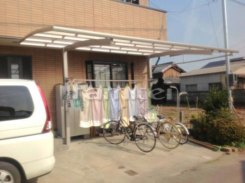 洗濯干し場 吹き降り軽減の前下がり屋根 野洲市 ファミリー庭園株式会社 滋賀店 ガーデンプラット