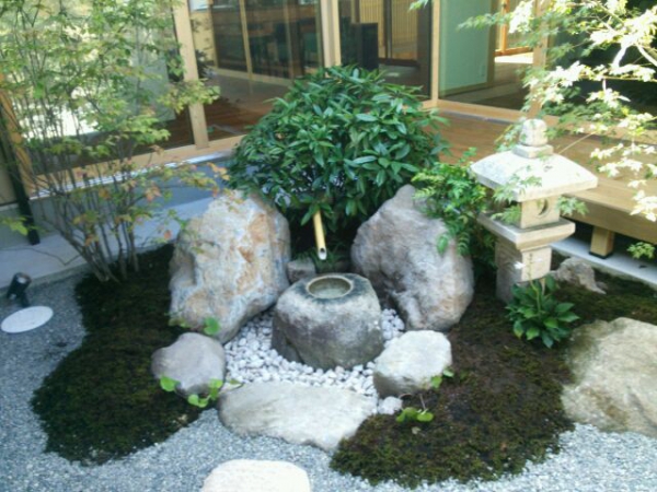 つくばいのある庭 株式会社ハヤシグリーンテクノ ガーデンプラット つくばいのある庭 株式会社ハヤシグリーンテクノ ガーデンプラット