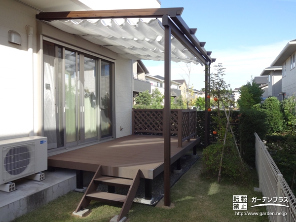 ウッドデッキとテラス屋根でもっとお庭の時間を過ごしやすく ガーデンプラス相模原 ガーデンプラット ウッドデッキとテラス屋根でもっとお庭の時間を過ごしやすく ガーデンプラス相模原 ガーデンプラット
