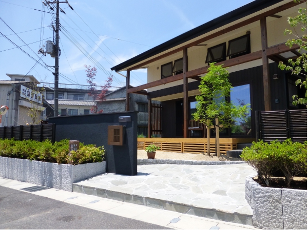 現代和風の住宅に合う 和のお庭 株 G Comfort ガーデンプラット