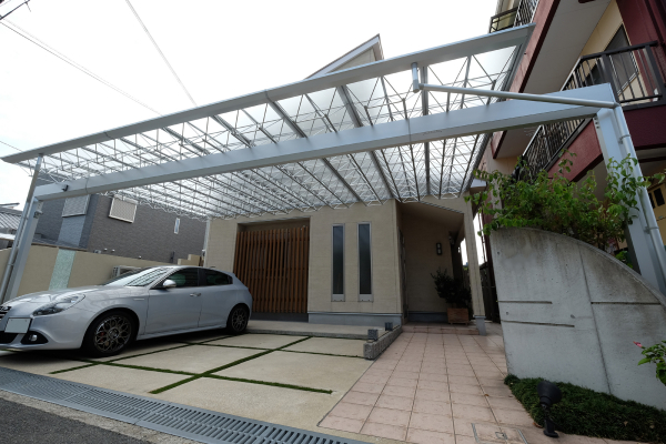 カーポート効果 広々エントランス 株式会社 岡本ガーデン ガーデンプラット