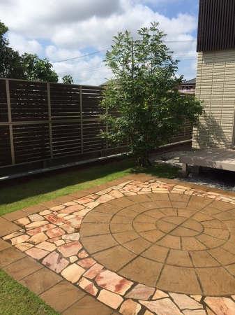 レンガサークルの庭 ヒライエクステリア ガーデンプラット