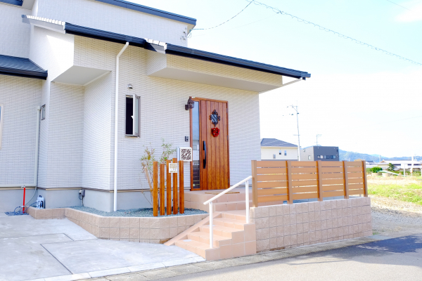 北向きだけど 明るくてかわいい 外構づくり アウテリアタイガー株式会社 ガーデンプラット