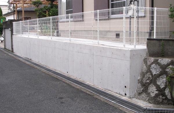 広くなったお庭と犬走り 植一造園株式会社 ガーデンプラット