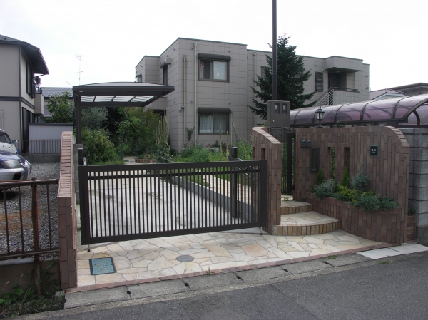 狭い間口を克服 高級感ある門塀 株式会社大興 ガーデンプラット