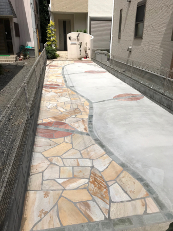 玄関に誘う石張りの樹 埼玉県川口市 リフォーム 外構 エクステリア 株式会社パサニアガーデンうさぎの庭 ガーデンプラット 玄関に誘う石張りの樹 埼玉県川口市 リフォーム 外構 エクステリア 株式会社パサニアガーデンうさぎの庭 ガーデンプラット