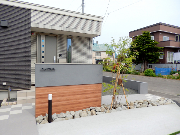 江別市グレーを基調としたナチュラルモダン外構 株式会社六光園 Garden Life ガーデンライフ ガーデンプラット