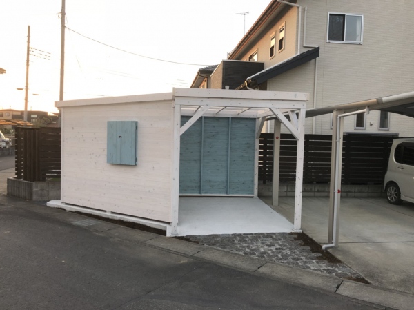 物置小屋と門柱 ガーデンルームよしむら有限会社 ガーデンプラット 物置小屋と門柱 ガーデンルームよしむら有限会社 ガーデンプラット