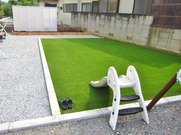 ふわふわリアルな人工芝を/有限会社太田ブロック工業所/ガーデンプラット