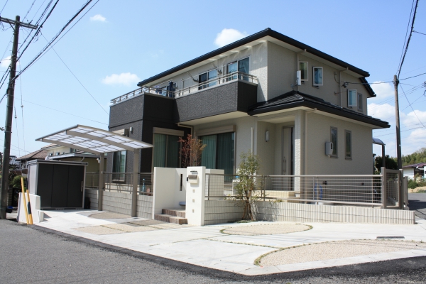 駐車場のサークルデザインが特徴のオープン外構 D S Casa ディーズカーサ D S Garden ディーズガーデン ガーデンプラット 駐車場のサークルデザインが特徴のオープン外構 D S Casa ディーズカーサ D S Garden ディーズガーデン ガーデンプラット