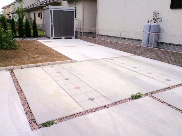 アクセントのある駐車スペース エクステリアガーデン ダイコウ ガーデンプラット