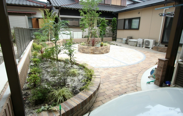 春日井市 リタイヤ後の手入れの楽な庭 株式会社堀央創建 Sunpatio サンパティオ ガーデンプラット