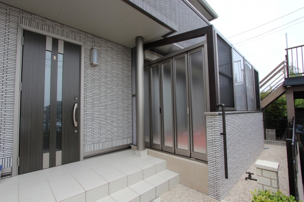 パナホームの外壁タイルを設えたlixilココマ腰壁仕様 D S Casa ディーズカーサ D S Garden ディーズガーデン ガーデンプラット パナホームの外壁タイルを設えたlixilココマ腰壁仕様 D S Casa ディーズカーサ D S Garden ディーズガーデン ガーデンプラット