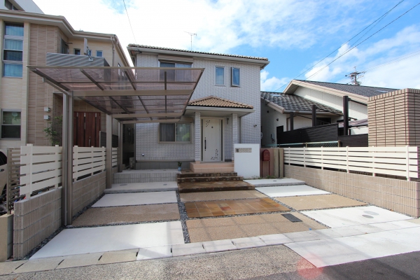 パナホームのかわいい外観にぴったりな外構 D S Casa ディーズカーサ D S Garden ディーズガーデン ガーデンプラット パナホームのかわいい外観にぴったりな外構 D S Casa ディーズカーサ D S Garden ディーズガーデン ガーデンプラット