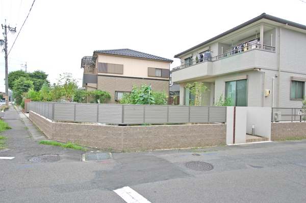 角地の外構 株式会社堀央創建 Sunpatio サンパティオ ガーデンプラット