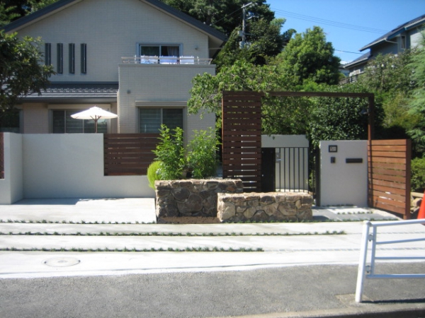 一般住宅でも造園への意識を怠らない 株式会社心エクステリアデザイン ガーデンプラット 一般住宅でも造園への意識を怠らない 株式会社心エクステリアデザイン ガーデンプラット