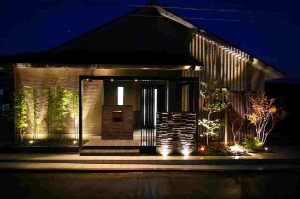 光に包まれる和モダンテイストの外構 株式会社 岡本ガーデン ガーデンプラット