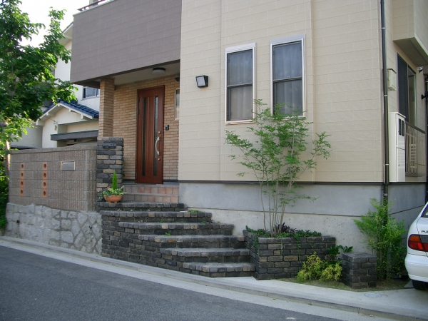 笑顔 になるアプローチ Symphonic Garden Produced By 株式会社広田造園 ガーデンプラット