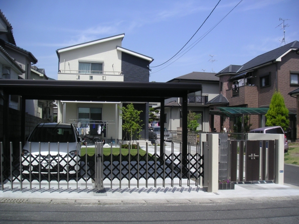 広い敷地を活かす 高級な門構えとアプローチ Gplan ガーデンプラット