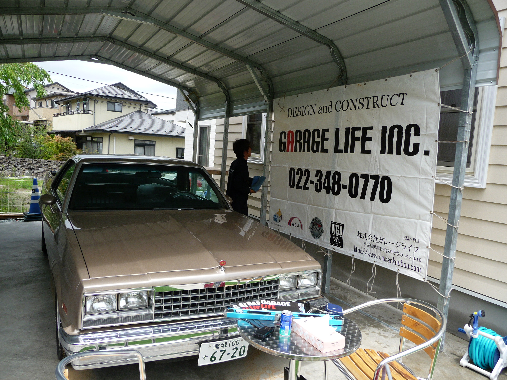 アメ車と輸入カーポートのある風景 株式会社ガレージライフ Garage Life Co Ltd Garage Life Is Your Smile ガーデンプラット